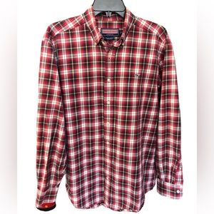 Vineyard Vines Long Sleeve Men’s Button up Sz M Whale Shirt Red Plaid 100%Cotton